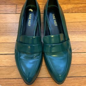 Size 8.5 forest green Nine West loafers, Never worn